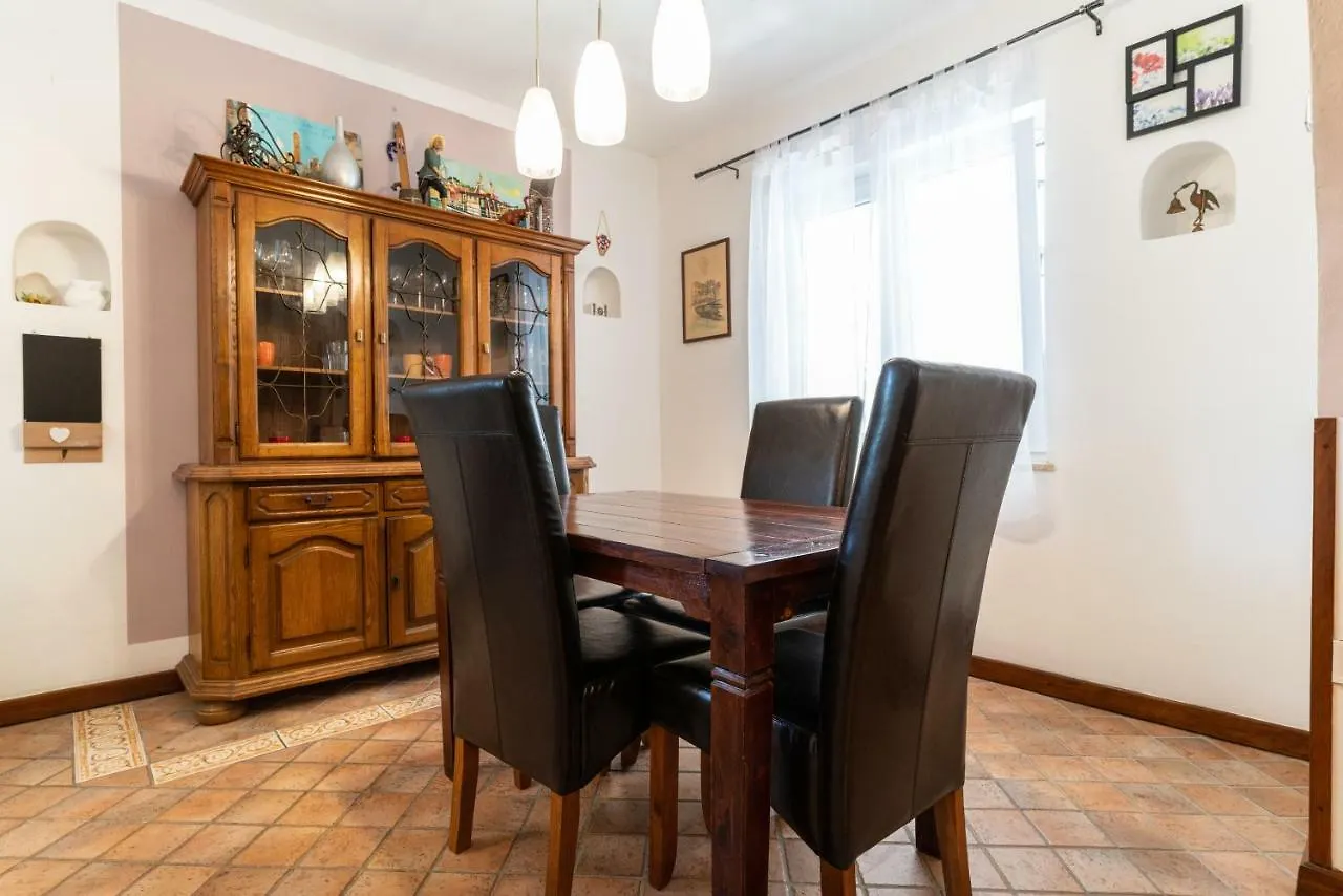 Big Apartment Near The Sea In Rovinj Croatia
